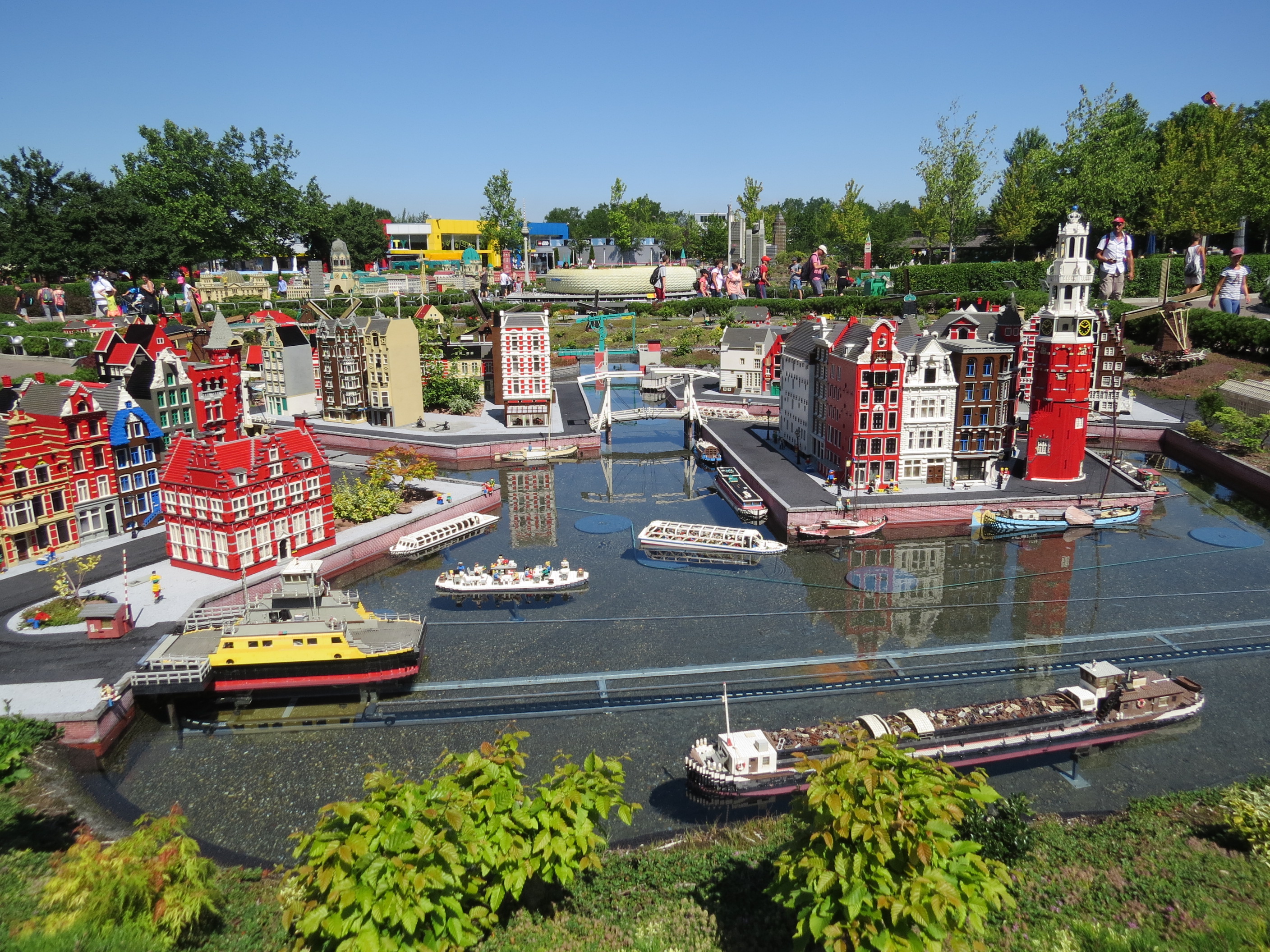 Creating Unforgettable Moments: Must-Do Experiences at Legoland