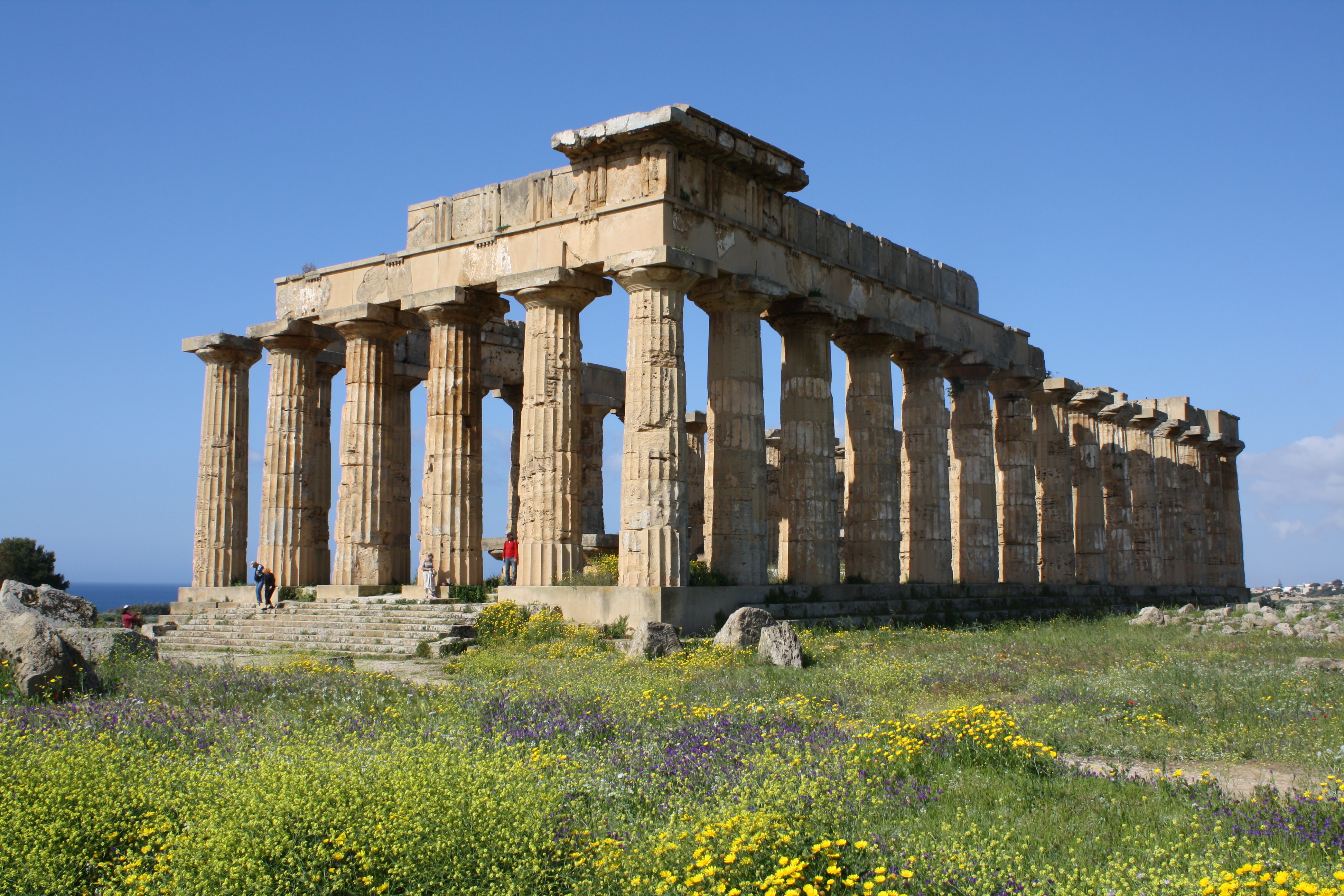 Embrace the Rhythm: Tips and Recommendations for Mastering the Spirited Greek Dance Style