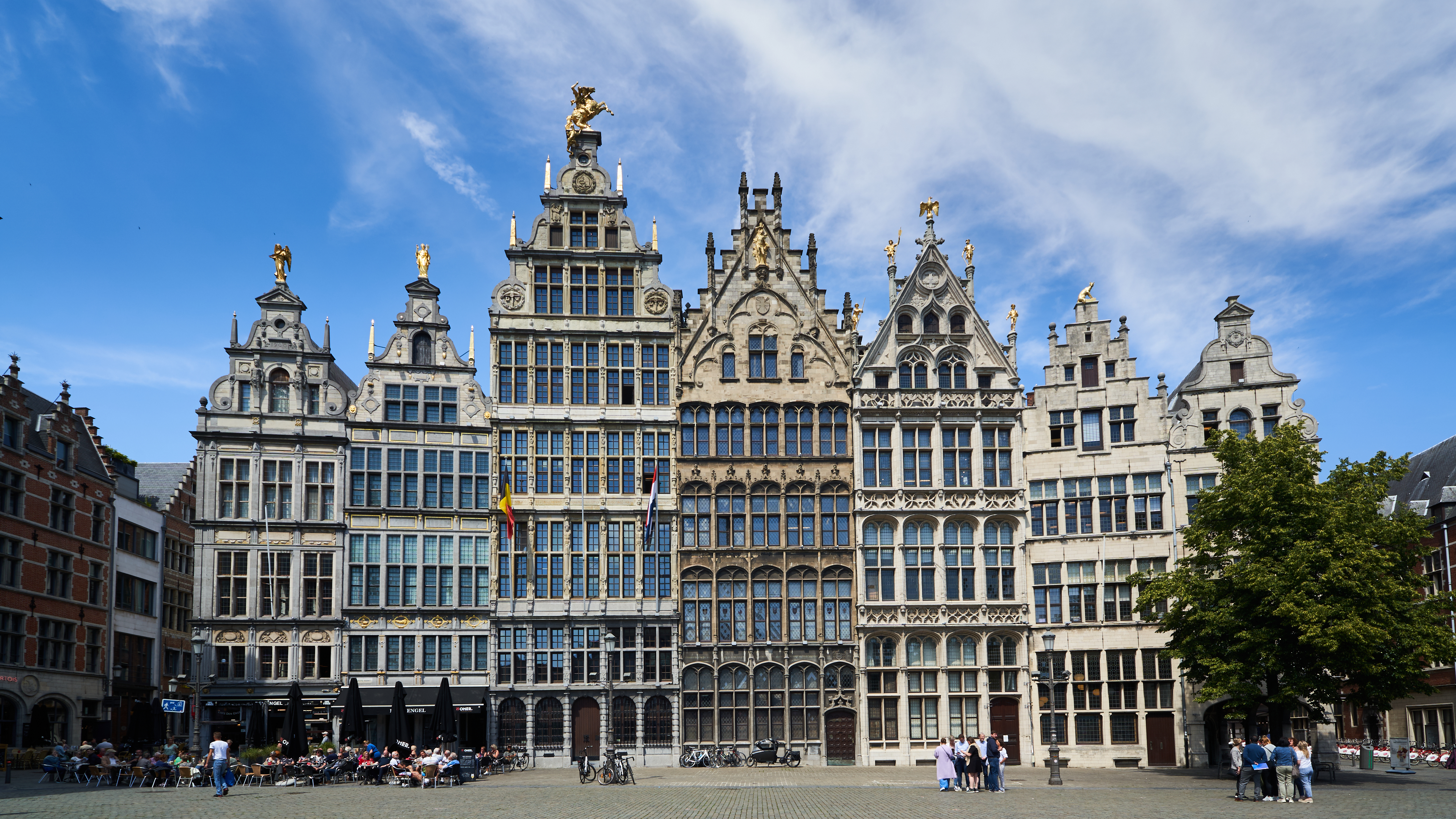 The⁢ Vibrant ⁤Tapestry of Belgium's Carnival Tradition: A Visual Feast of Color and Creativity