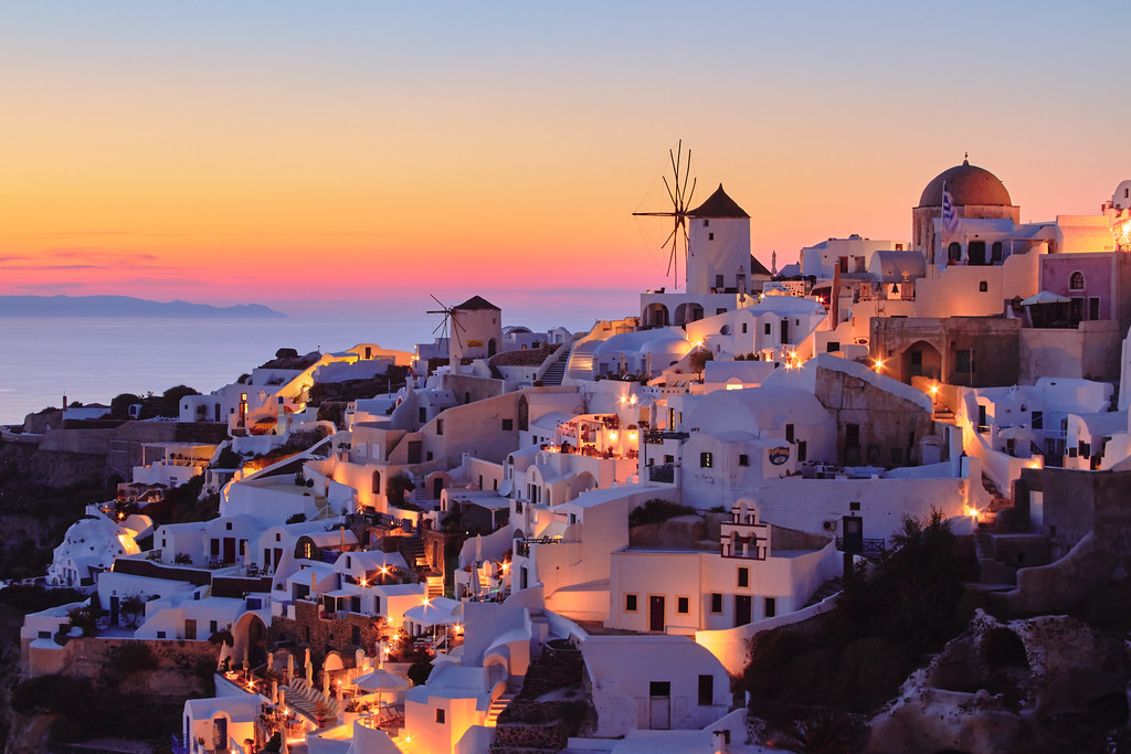 Unveiling the Mythical Beauty of Santorini: A Must-Visit Island Paradise