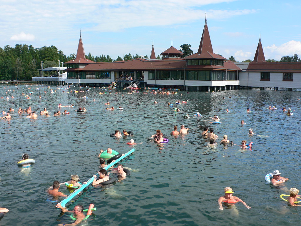 Healing Waters: Discovering the Natural Treasures of Lake Hévíz