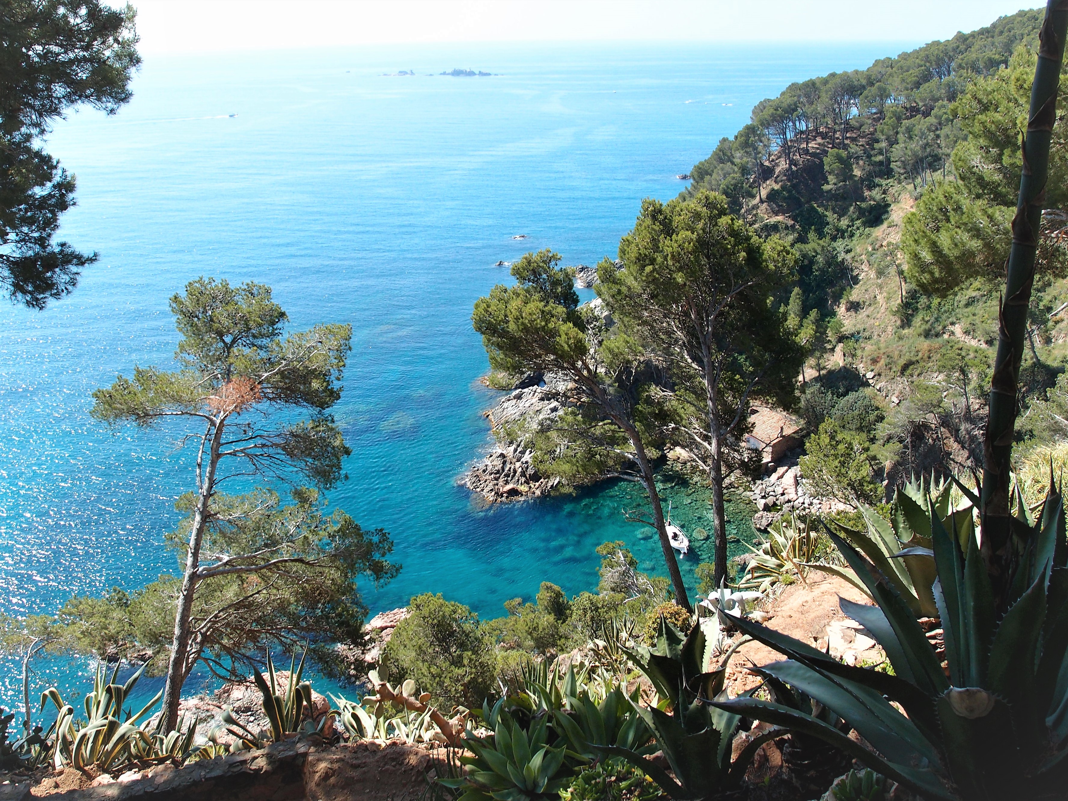 Escape to Tranquility: Exploring the Charming Villages and Historic Sites of Costa Brava