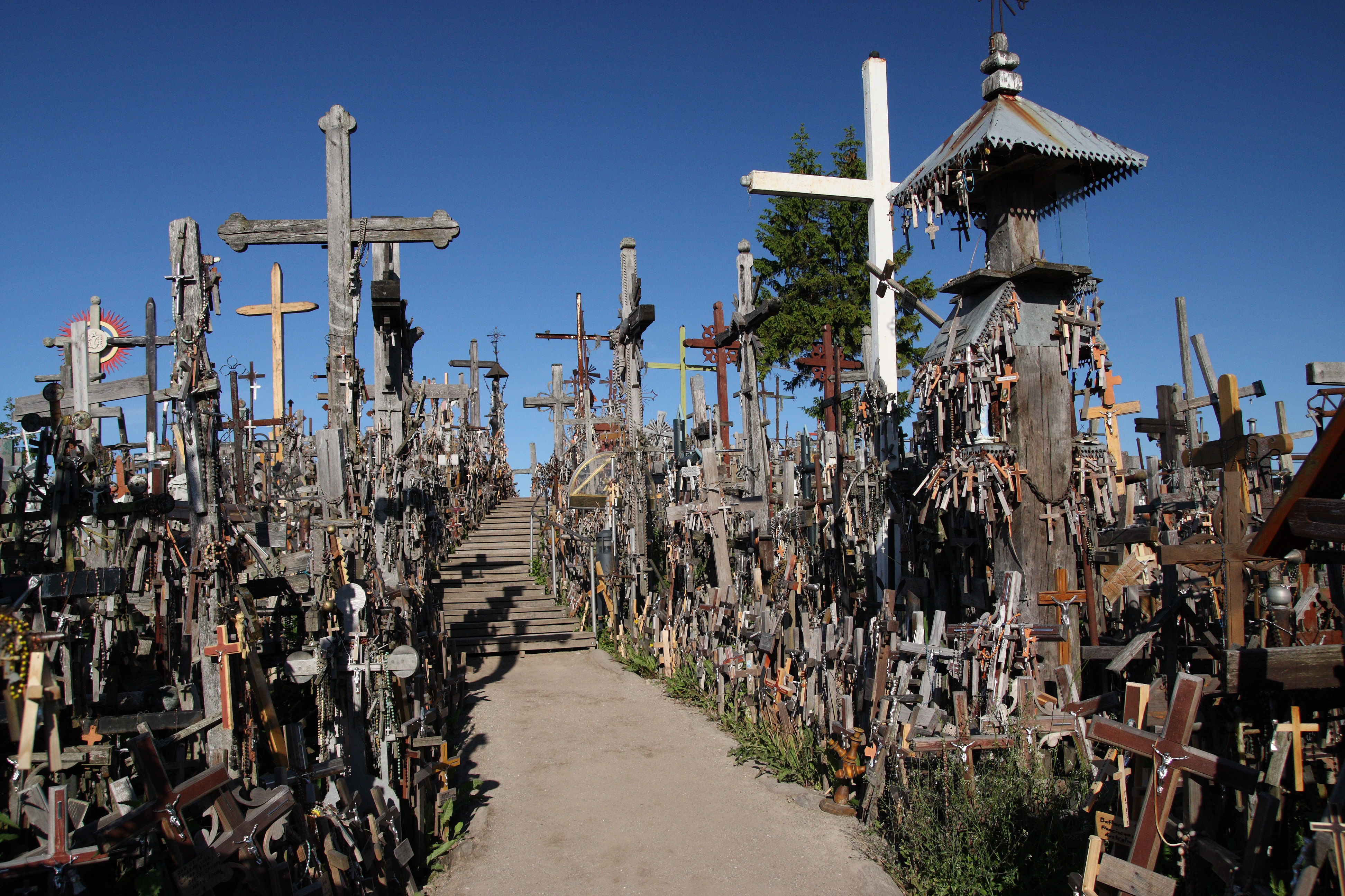 Planning Your Visit: Essential Tips and Recommendations for Exploring the Hill of Crosses