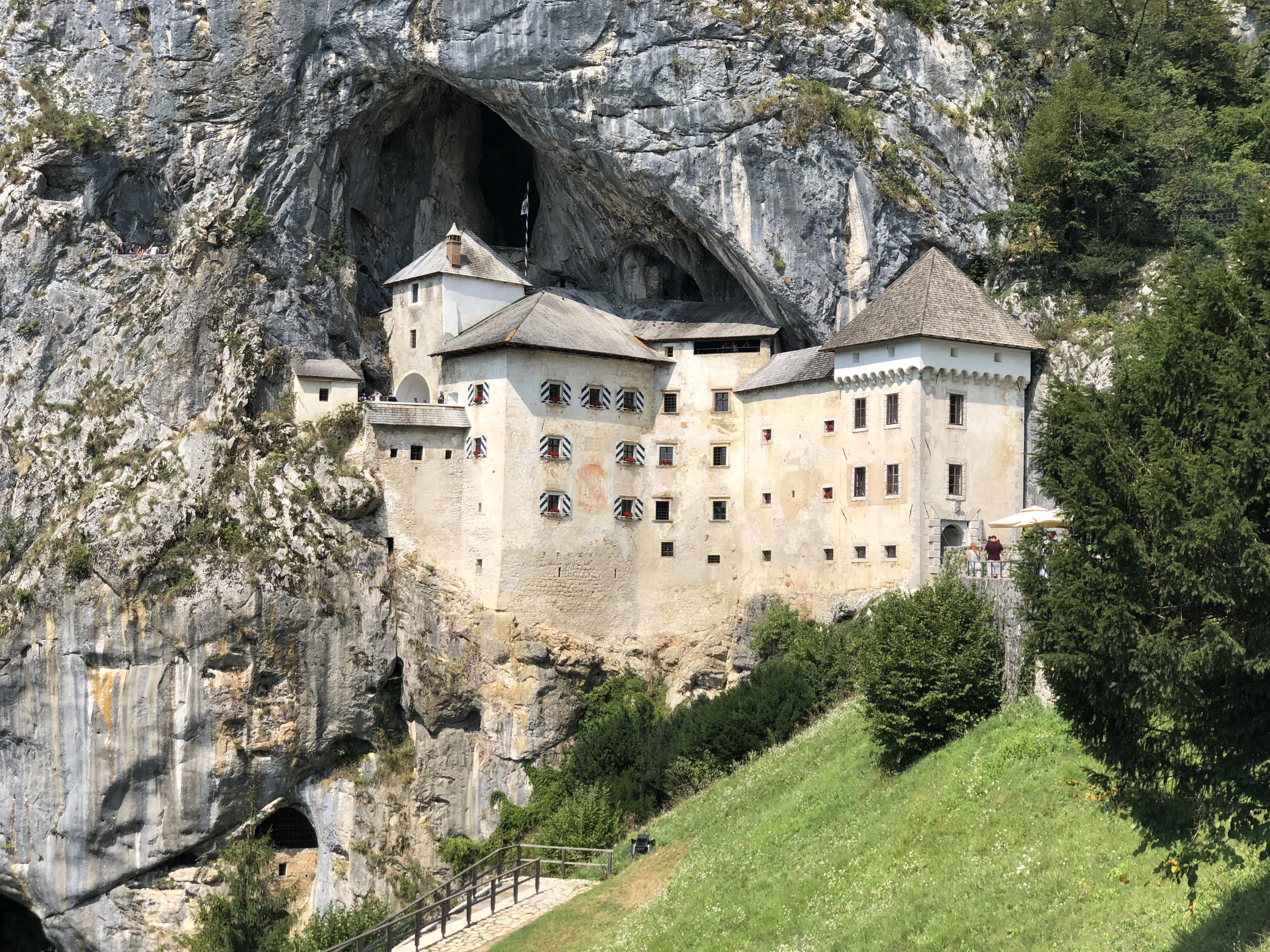 Predjama Castle: A Captivating Fortress Carved into a Cliff