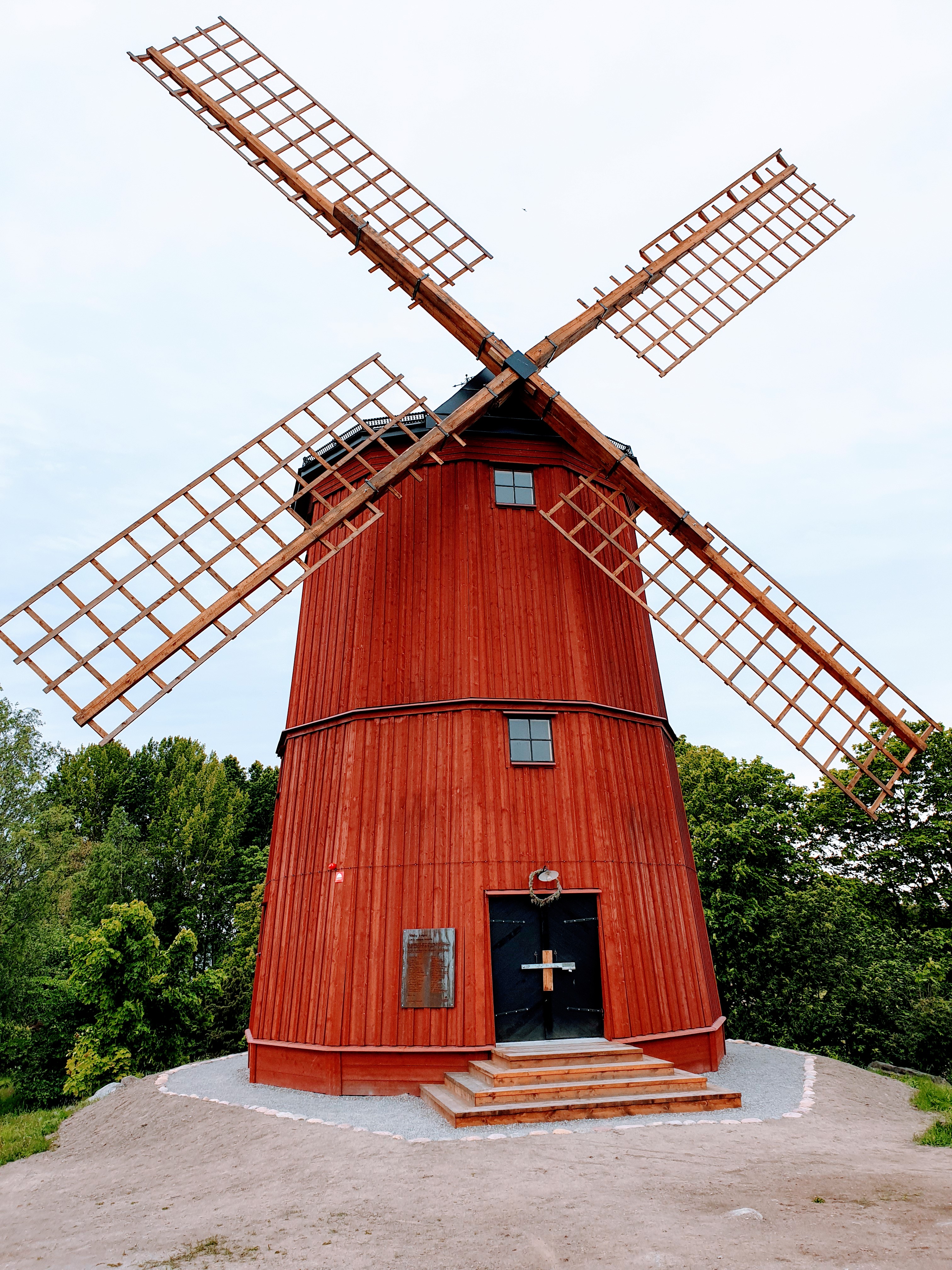 Designing Harmonious Windmill Landscapes: Lessons from the Dutch