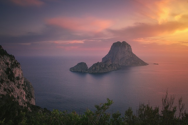 Indulge in Extravagance: Savoring the Luxurious Side of Ibiza's Nightlife