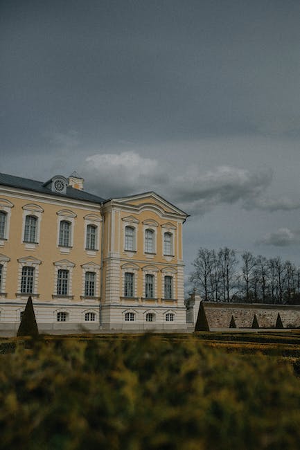 Immersing in the Opulent Gardens and Scenic Surroundings of Rundāle Palace