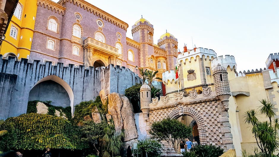 Exploring the Artistic Brilliance of Pena Palace: A Visual Delight