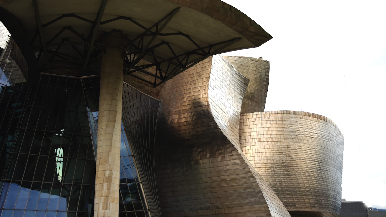 3. The Power of Iconic Design: Lessons Learned from the Guggenheim Bilbao