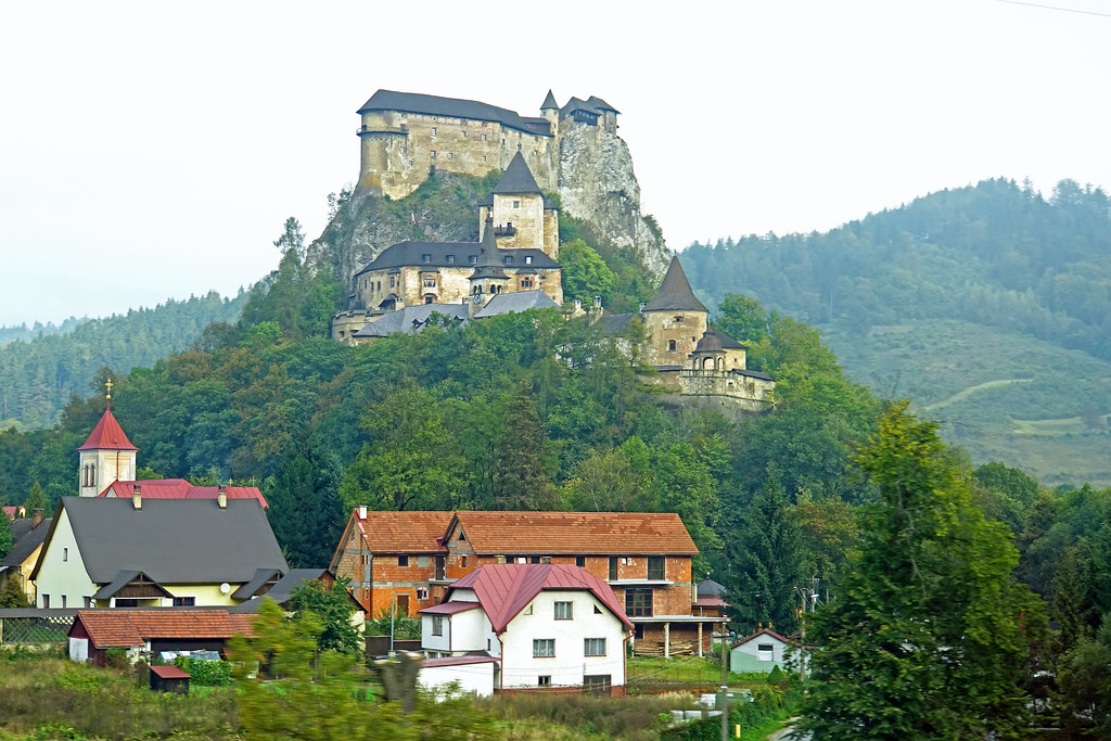 Exploring the Magical Orava Castle: A Fairy Tale Fortress frozen in Time