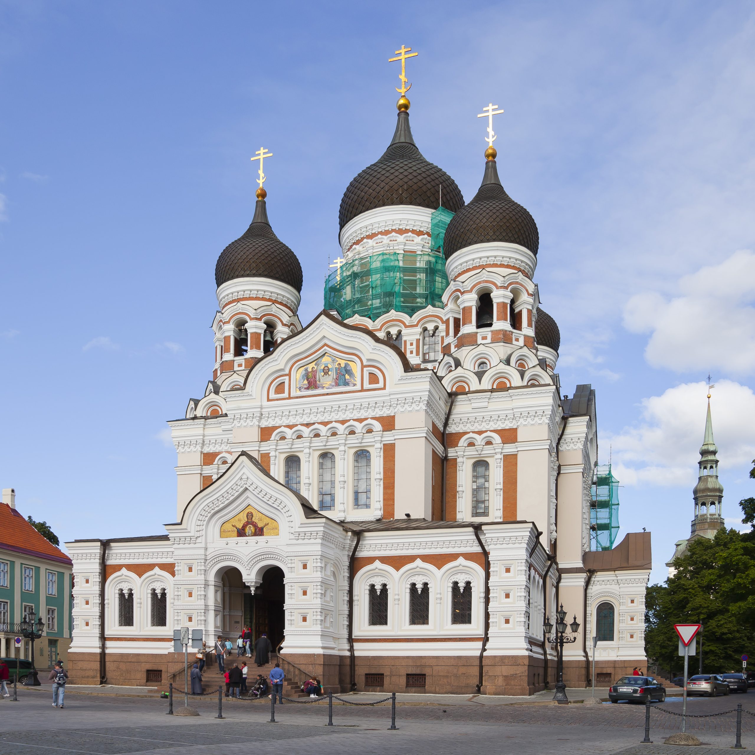 Saunas and Singing – The Soul of Estonia: Understanding Estonian Traditions