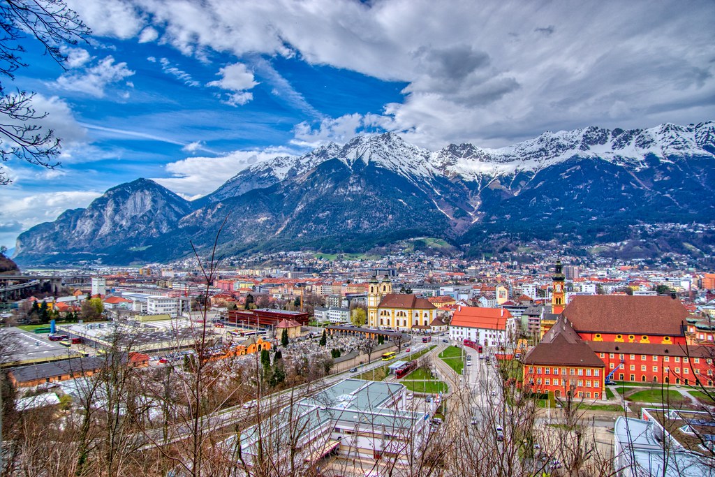 - Thrilling Sporting Adventures in Innsbruck: A Paradise for Winter Sports Enthusiasts