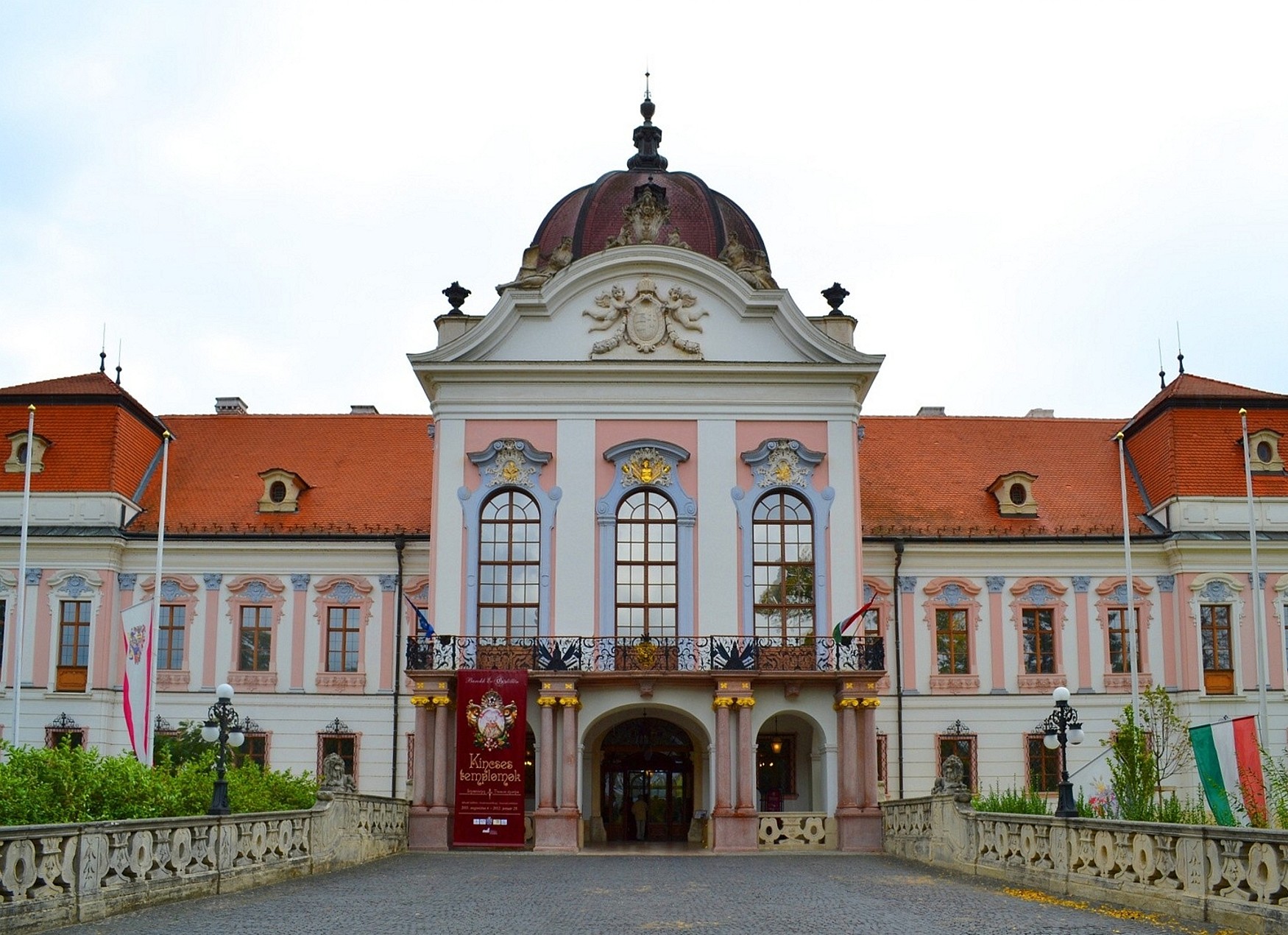 A Grand Symbol of Hungarian Royalty: The Architectural Splendor of Gödöllő Palace