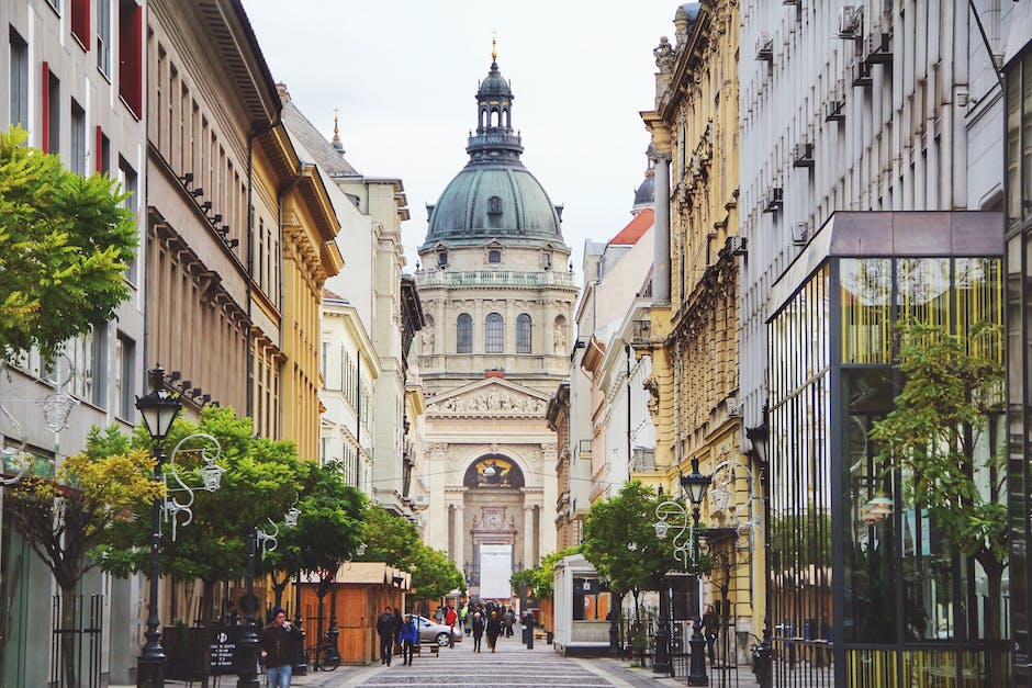 4. Navigating the Cathedral's Towers: Practical Tips and Breathtaking Views for an Unforgettable Experience