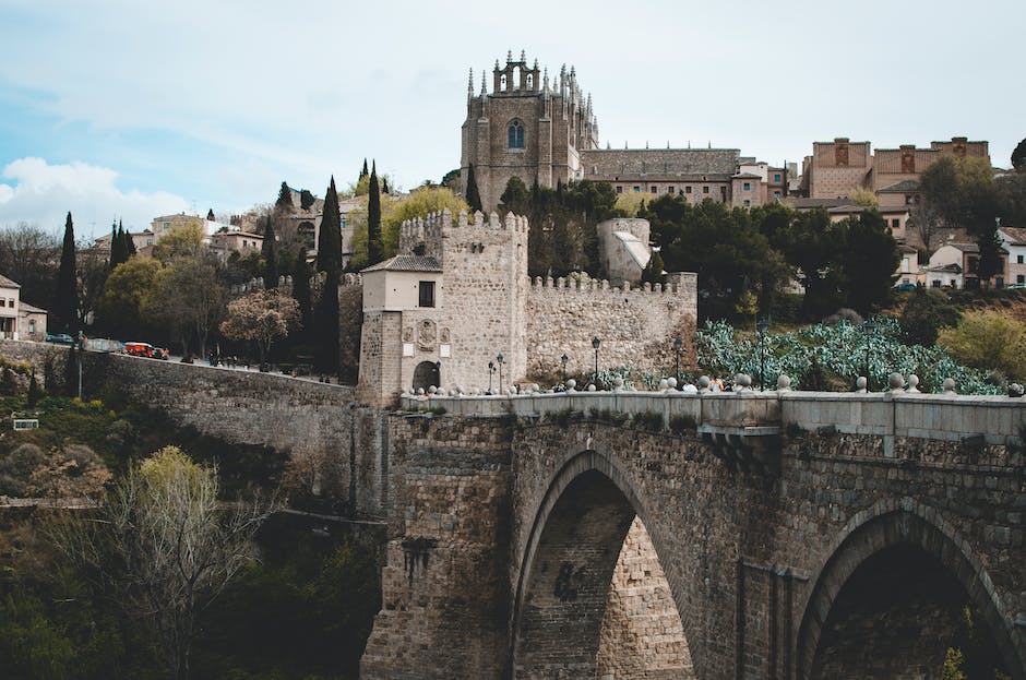 Cultural Crossroads: Exploring Spain's Rich Heritage in Toledo's Historic District