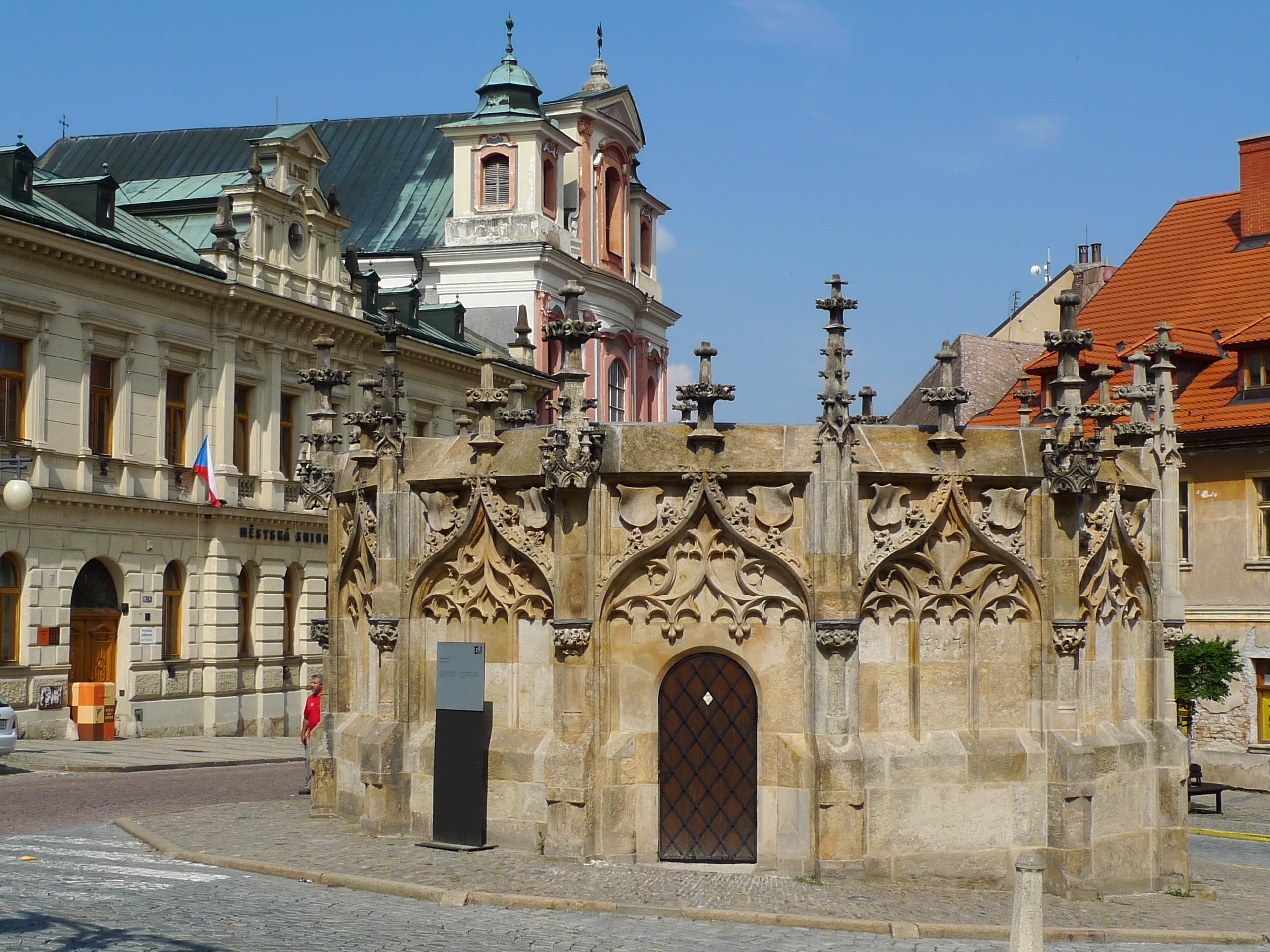 Unforgettable Experience in Kutná Hora: Must-See Sights and Insider Tips for Visiting the Sedlec Ossuary