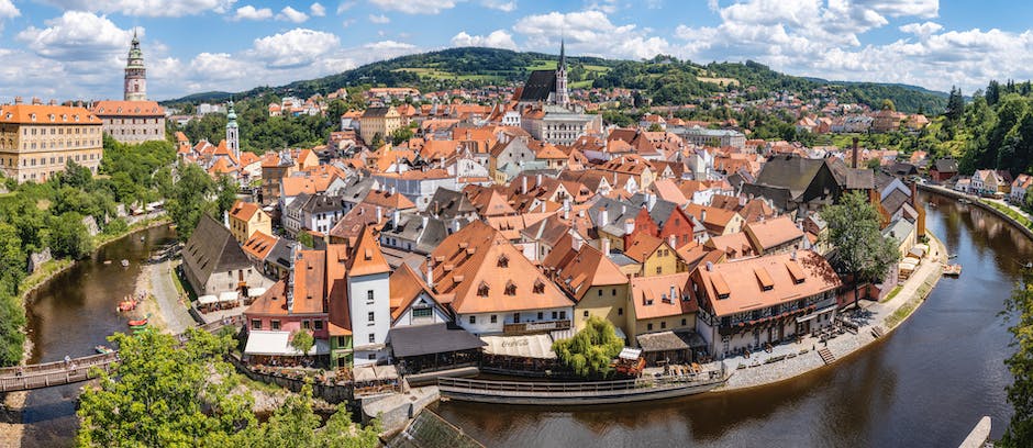 - Indulge in a Gastronomic Adventure: Must-Try Culinary Delights in the Czech Republic